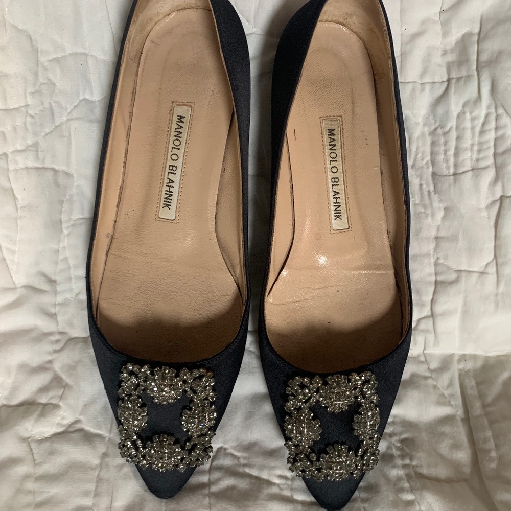 Authentic Manolo Blahnik Hangisi Black Satin Crystal Jewel Buckle Flats Size 7.5